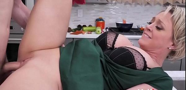  Blonde Mom Eats Son In The Kitchen- Dee Williams